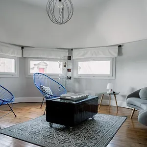 Le Numero 5 De La Chapelle Royale. Hyper Centre. Appartement