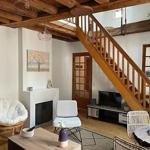 https://le-duplex-de-la-reine.hotels-rhonealpes.com